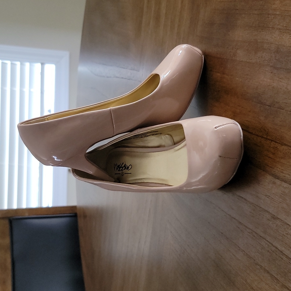 Mossimo heels, size 7.5, nude